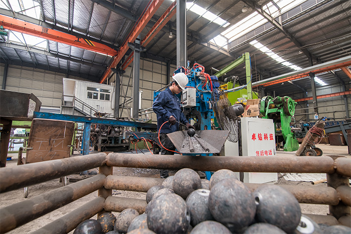 漳州网架配件-螺栓球加工车间